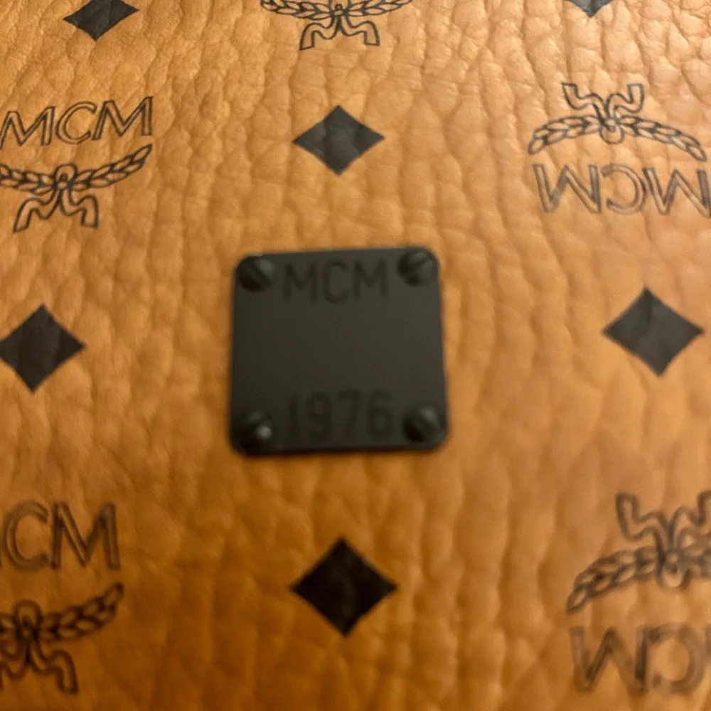 Authentic MCM Large Shopper - Picture 4 of 11